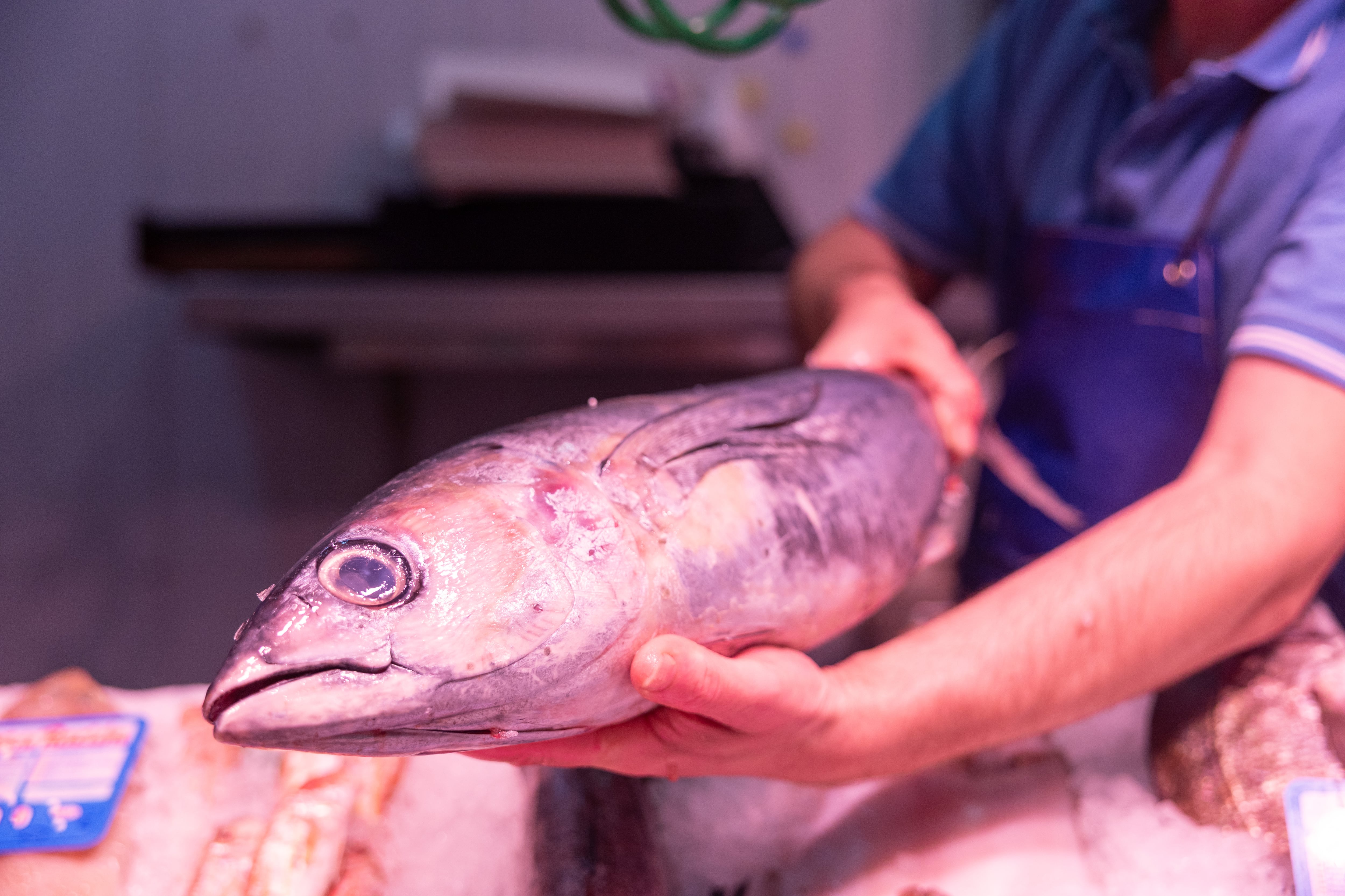 Qué comprar en agosto en el mercado: peras, ciruelas e higos, con el bonito en pleno esplendor