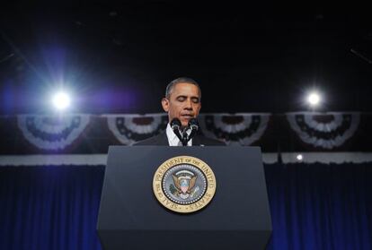 Barack Obama, en un momento de silencio en honor de los fallecidos en Colorado.