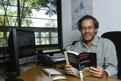 Federico Navarrete, en su oficina de la UNAM. 