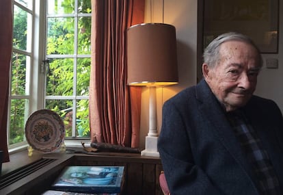 George Steiner, en su casa de Cambridge (Inglaterra) en junio de 2016.
 