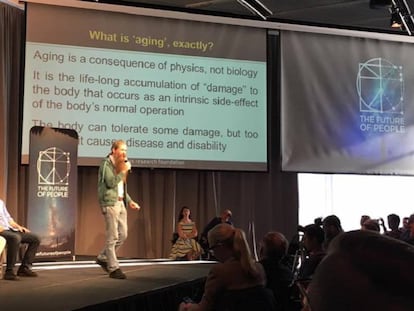 Aubrey de Grey durante su intervención en la conferencia El Futuro de la Gente.