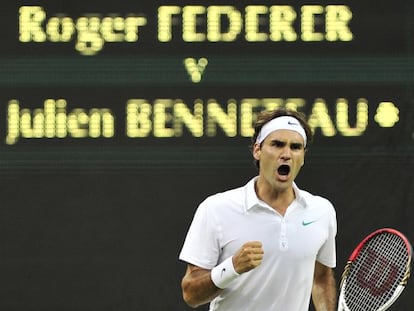 Roger Federer celebra la consecución del cuarto set. 
