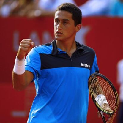 Nicolás Almagro celebrates victory at the Copa Claro in Buenos Aires on Sunday.