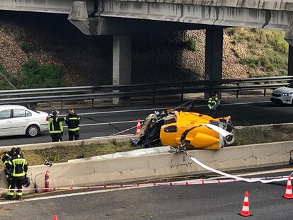 Estado en el que ha quedado el aparato, un modelo Enstrom280FX de color amarillo y con matrícula F-HPUX.