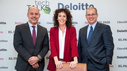 Enrique Solbes (CTO de Banco Sabadell), Esther Málaga (CIO de Ferrovial) y Alfons Buxó (socio de consultoría tecnológica de Deloitte y líder de la práctica cloud.