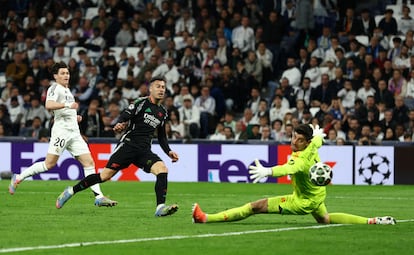 Gabriel Martinelli, del Arsenal, marca el segundo gol ante el Real Madrid. 