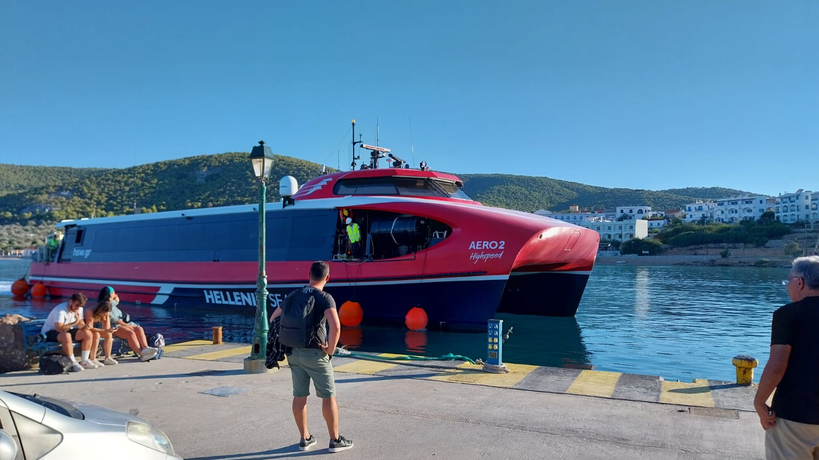 Ferry de las islas griegas en el puerto de El Pireo (Atenas).