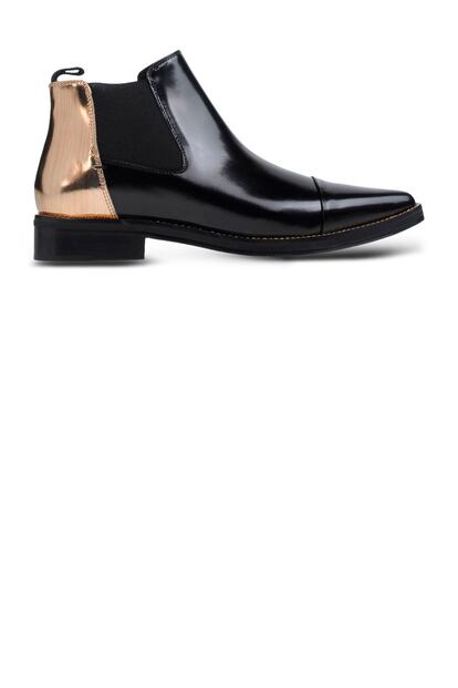 Negros y dorados. Son de McQueen (455 euros).