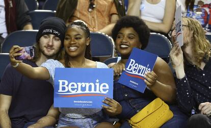 Simpatizantes de Bernie Sanders este jueves en Phoenix.