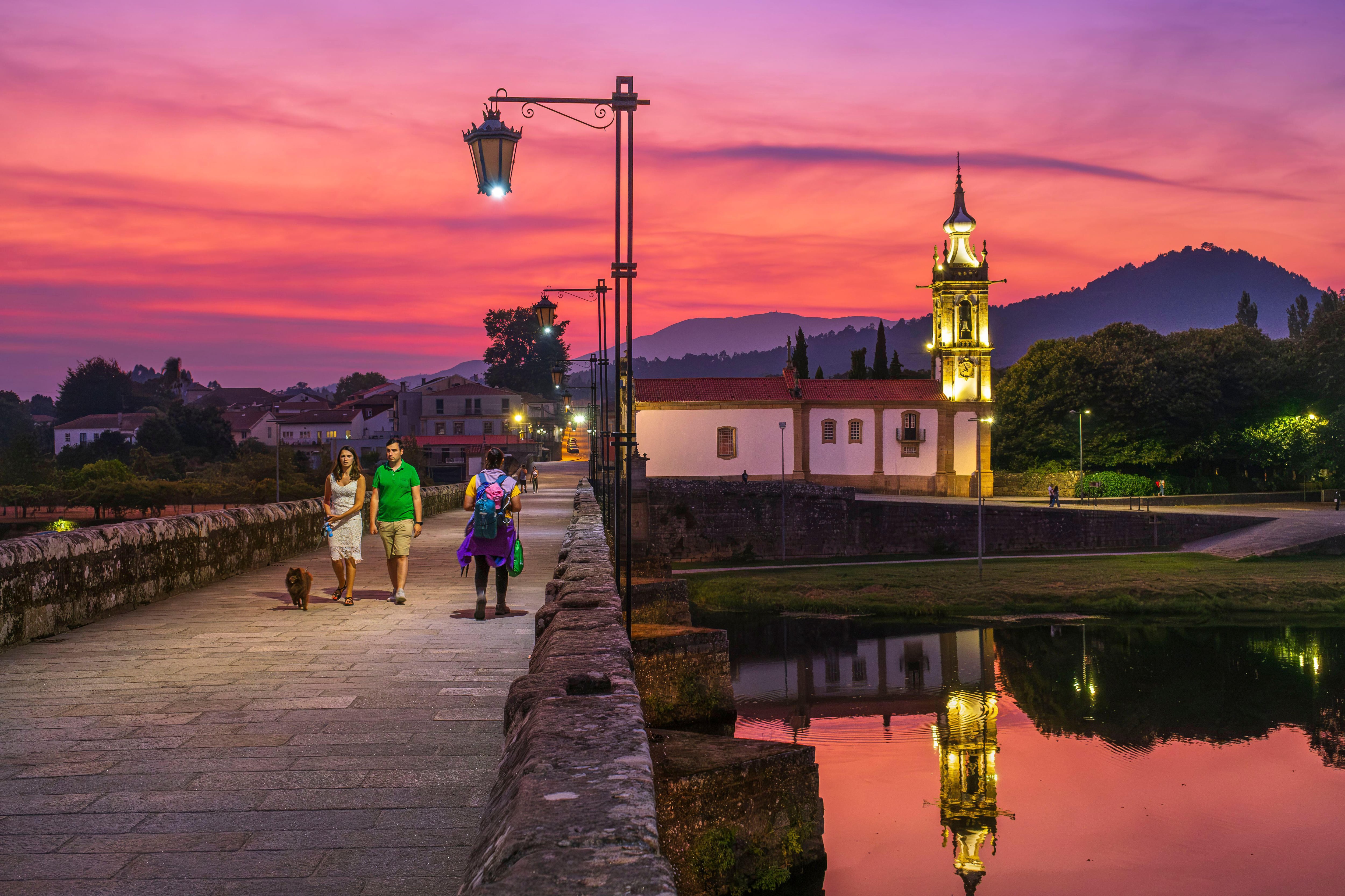 Fortalezas, catedrales, puentes romanos y Vinho verde entre el Douro y el Minho