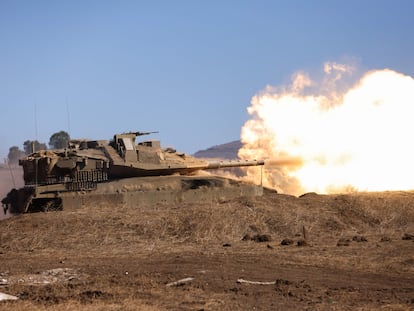 Un tanque israelí en unas maniobras en la parte ocupada de los Altos del Golán, que se ubican en la frontera entre Israel, Líbano, Jordania y Siria.