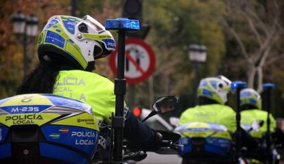 Agentes motorizados de la Policía Local de Sevilla. 
 
 