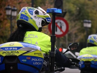 Agentes motorizados de la Policía Local de Sevilla. 
 
 