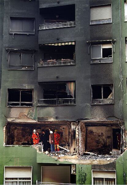 Estado en que qued el edificio tras la explosin, ayer en Gandia.