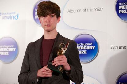 James Blake, ayer, con el Mercury en la mano.