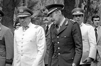 Los dictadores Augusto Pinochet (Chile) y Jorge Videla (Argentina)