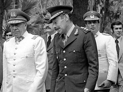 Los dictadores Augusto Pinochet (Chile) y Jorge Videla (Argentina)