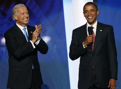 El ya candidato oficial del Partido Demócrata a la Casa Blanca, Barack Obama, ha comparecido por sorpresa tras la discurso de Biden para apoyar la designación de su vicepresidente