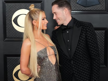 Paris Hilton y Carter Reum, en los premios Grammy celebrados en Los Ángeles, California, el 5 de febrero de 2023.