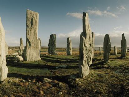 Menhires de Callanish, en las islas Hébridas, al norte de Escocia (Reino Unido).