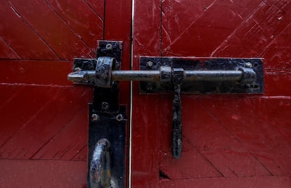 Cerrojo de una de las puertas de la plaza de toros de Las Ventas (Madrid).