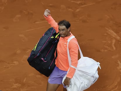 Nadal se despide del público de la central del RCTB, este miércoles en Barcelona.