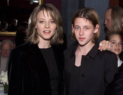 Jodie Foster y Kristen Stewart en el estreno de 'La habitación del pánico' en Los Ángeles en el año 2002. Fue su primera gran producción de Hollywood y hacía de la hija de Foster.