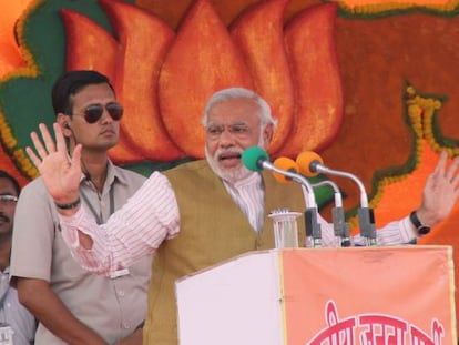 El l&iacute;der del NJP Modi da un mitin en Bilaspur (Chattisgarh) este domingo.