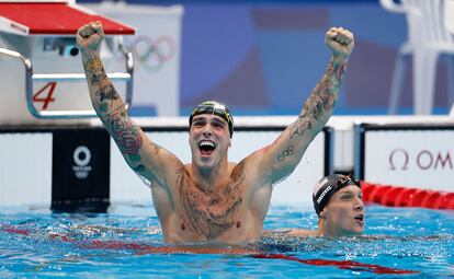 Bruno Fratus comemora após conquistar o bronze na Olimpíada de Tóquio.