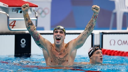 Bruno Fratus comemora após conquistar o bronze na Olimpíada de Tóquio.