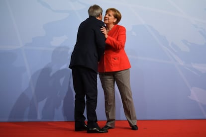 Angela Merkel da la bienvenida al primer ministro italiano, Paolo Gentiloni.