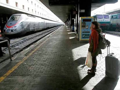 La estación Termini, en Roma, fue una de las afectadas por la huelga convocada ayer en Italia en trenes, autobuses, metros, barcos y aviones.