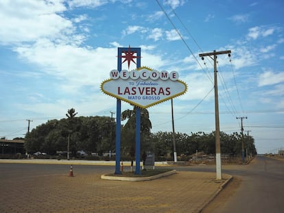 Una gasolinera en la localidad de Vera.