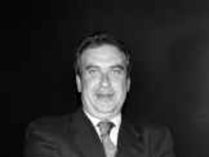 b 36573 (8/sep/00) -color- Josep Cuní, locutor y presentador. -foto: Joan Guerrero.
