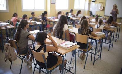 Alumnos de un colegio p&uacute;blico de infantil y primaria de Sevilla en el primer d&iacute;a de curso el pasado 12 de septiembre. 