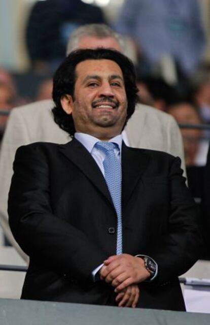 El presidente del Málaga, Abdullah Al Thani, en el palco de La Rosaleda