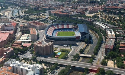Estadio Vicente Calderón, antiguo coliseo del Atlético de Madrid, donde se ubica la conocida como Operación Mahou-Calderón en la capital de España