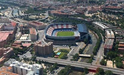 Estadio Vicente Calderón, antiguo coliseo del Atlético de Madrid, donde se ubica la conocida como Operación Mahou-Calderón en la capital de España