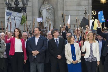 Junqueras, Puigdemont y Forcadell, con alcaldes independentistas el 16 de septiembre.