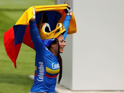 La colombiana Mariana Pajón celebra su actuación, este viernes.