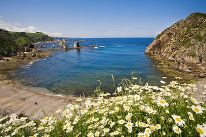 Playa del Silencio (Cudillero), que ofrece insuperables vistas de la costa occidental asturiana.