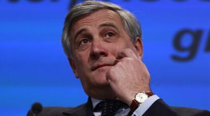 El comisario europeo de Industria, Antonio Tajani, da una rueda de prensa para presentar una estrategia para aumentar la internacionalización de las pequeñas y medianas empresas hoy en Bruselas