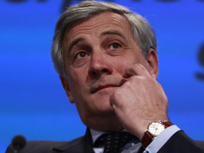  El comisario europeo de Industria, Antonio Tajani, da una rueda de prensa para presentar una estrategia para aumentar la internacionalizaci&oacute;n de las peque&ntilde;as y medianas empresas hoy en Bruselas