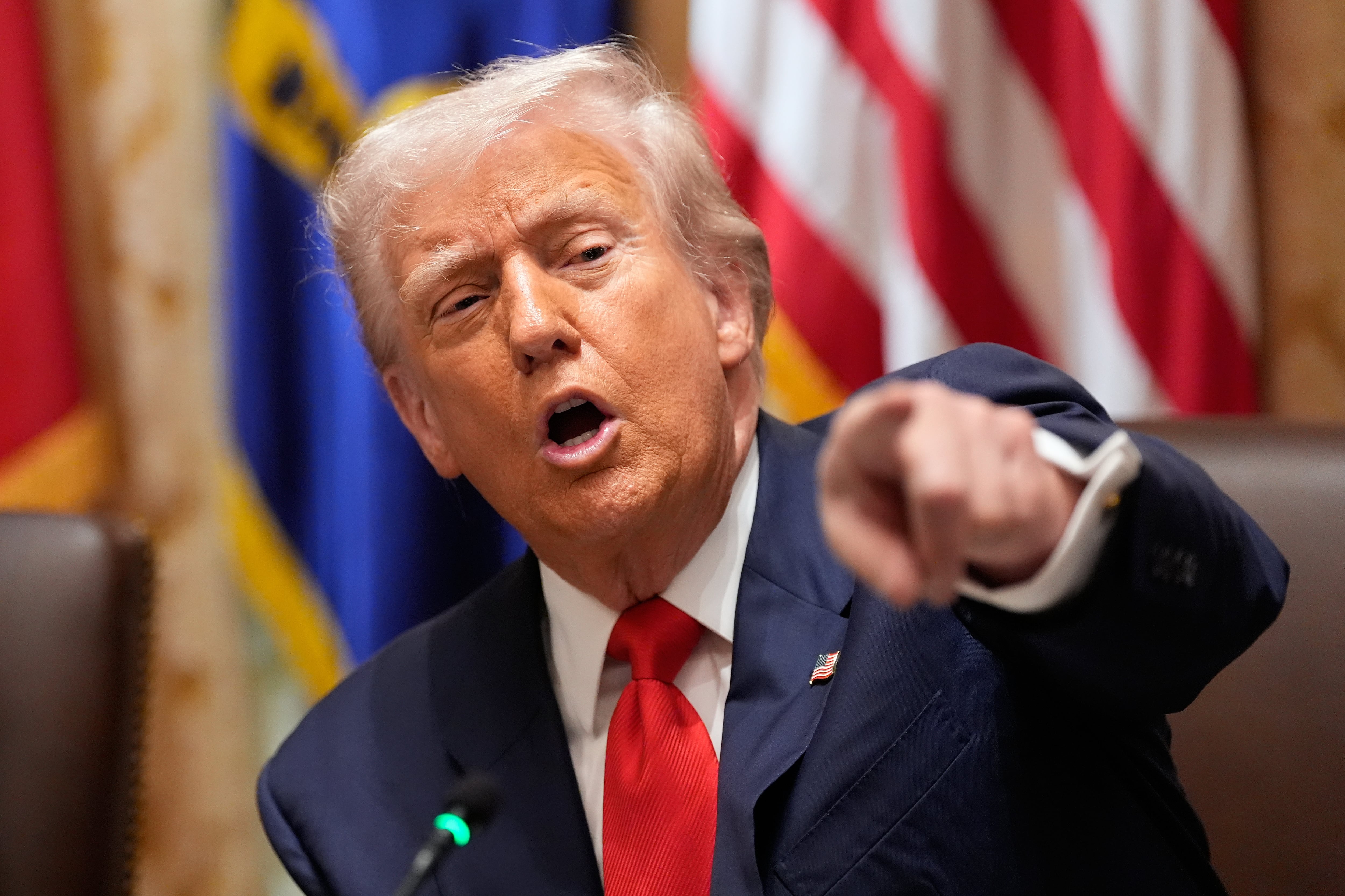 Trump autoriza acciones encubiertas de la CIA en Venezuela, según ‘The New York Times’