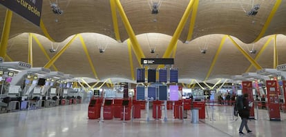 Zona de facturación de la T4 del aeropuerto madrileño de Barajas. 
 