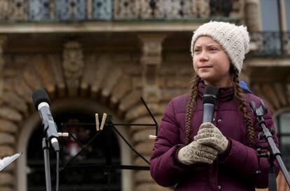 Greta Thunberg se dirige a los estudiantes en Hamburgo. 