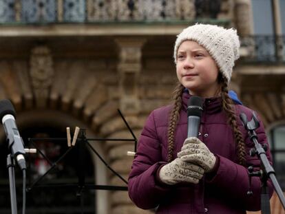 Greta Thunberg se dirige a los estudiantes en Hamburgo. 
