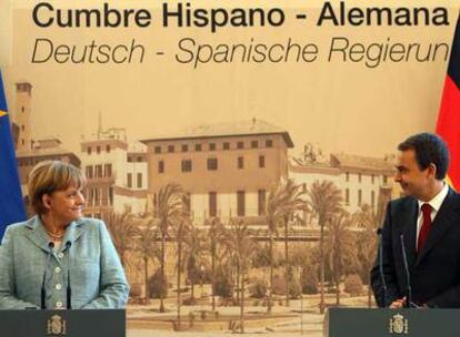 La Canciller alemana Angela Merkel junto al Presidente Zapatero esta mañana en Mallorca