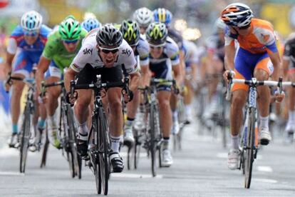 Cavendish, se impone en el sprint