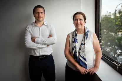 La economista Marina Dal Poggetto y el politólogo Daniel Kerner